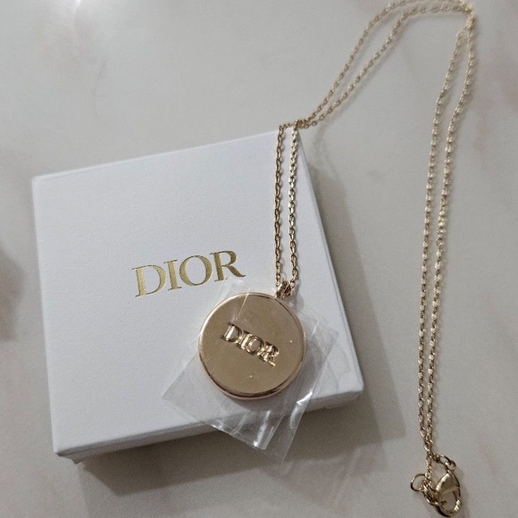 New 🌹CHRISTIAN DIOR 🌹 Gold Pendant Necklace- Gold Tone & Ceramic Jadore - Picture 14 of 15
